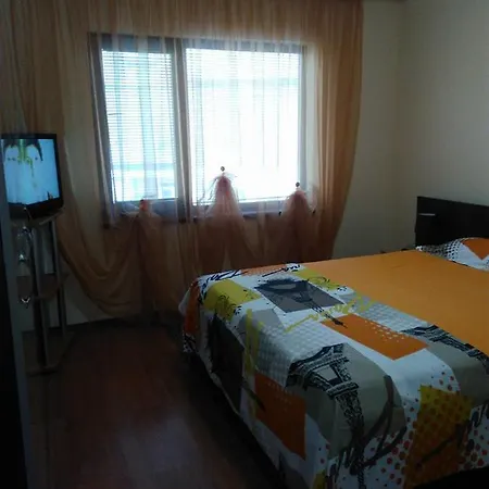 Dom Eli Apartman *