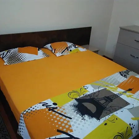 Dom Eli Apartman *